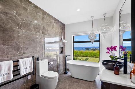 Photo of property in 6 The Heights, Whangarei Heads, Whangarei, 0174