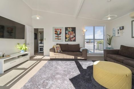 Photo of property in 7 Redwood Drive, Massey, Auckland, 0614