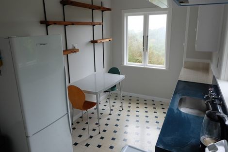 Photo of property in 31 Garden Road, Northland, Wellington, 6012