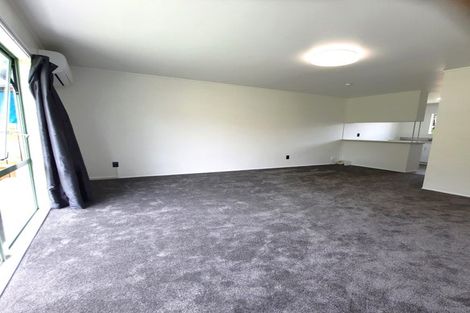 Photo of property in 2/27 Mon Desir Place, Manurewa, Auckland, 2102