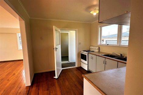 Photo of property in 44 Tiraumea Drive, Pakuranga, Auckland, 2010
