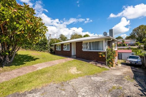Photo of property in 6 Kirby Street, Glendene, Auckland, 0602