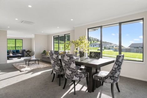 Photo of property in 18 Lakeside Terrace, Omokoroa, 3114