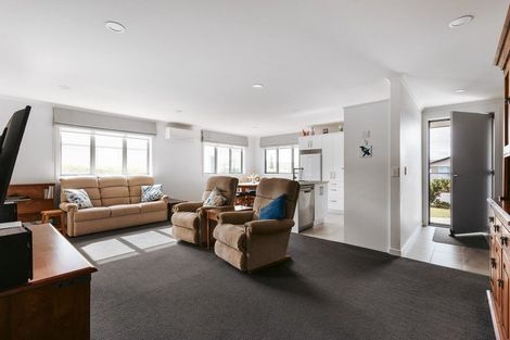 Photo of property in Waterview Estate, 3/4 Greystone Place, Omokoroa, 3114