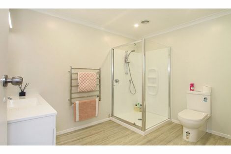 Photo of property in 162 Royal Road, Massey, Auckland, 0614