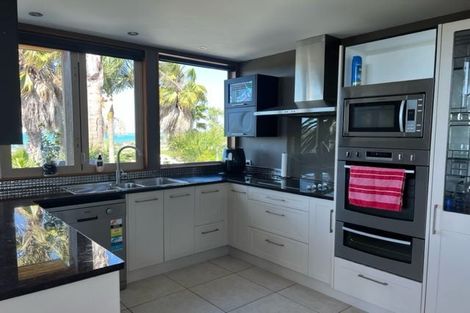 Photo of property in 52 Sunnyheights Road, Orewa, 0931