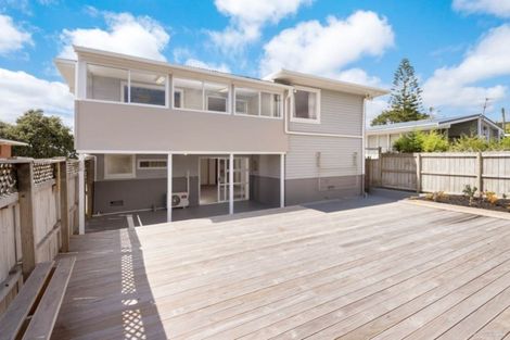 Photo of property in 80 Roberts Road, Te Atatu South, Auckland, 0610