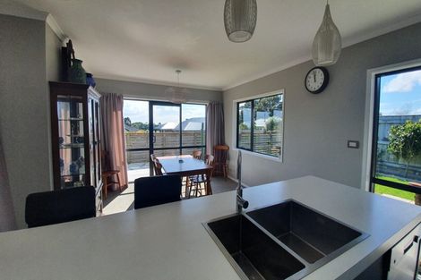 Photo of property in 58 Alberta Road, Glen Avon, New Plymouth, 4312