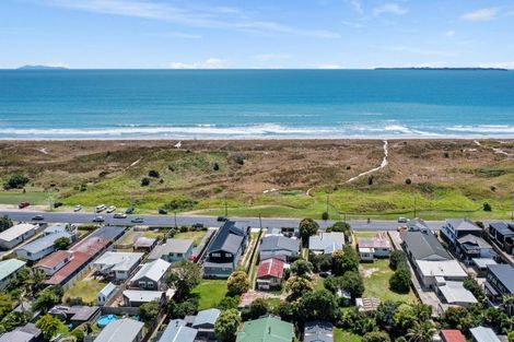 Photo of property in 932a Papamoa Beach Road, Papamoa Beach, Papamoa, 3118