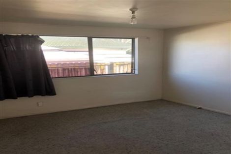 Photo of property in 2/12 Trimdon Street, Randwick Park, Auckland, 2105