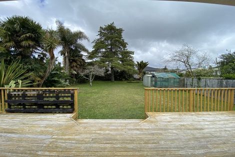 Photo of property in 1 Royal View Road, Te Atatu South, Auckland, 0610
