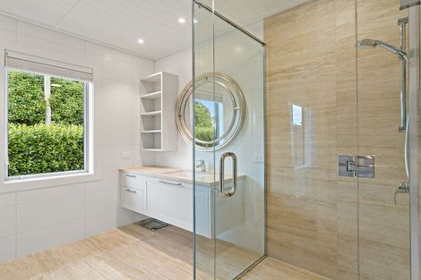 Photo of property in 32 Wallis Street, Raglan, 3225