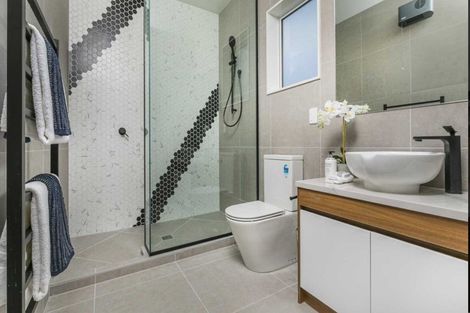 Photo of property in 60 Schoolside Road, Kumeu, 0810