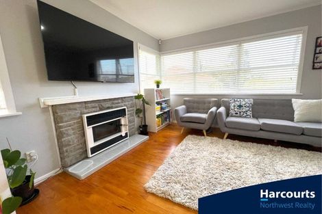 Photo of property in 1/86 Tirimoana Road, Te Atatu South, Auckland, 0602