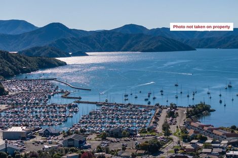 Photo of property in 21 Captains Close, Waikawa, Picton, 7220