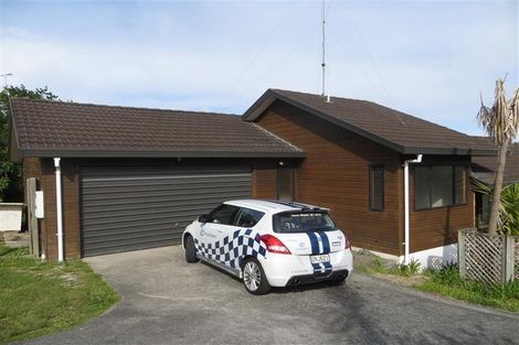 Photo of property in 1/56 Glencoe Road, Browns Bay, Auckland, 0630