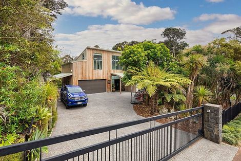 Photo of property in 11a Woodfern Crescent, Titirangi, Auckland, 0604