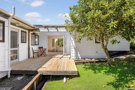 Photo of property in 4 Merehai Place, Snells Beach, 0920