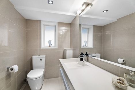 Photo of property in 55 Seaview Road, Castor Bay, Auckland, 0620