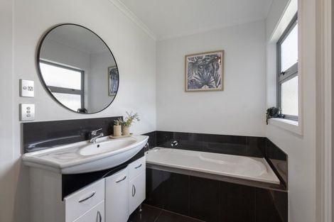 Photo of property in 14 Millbrook Place, Ashhurst, 4810