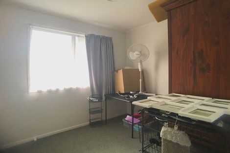 Photo of property in 5 St Margaret Place, West Harbour, Auckland, 0618