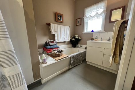 Photo of property in 50 Mcphee Street, Dannevirke, 4930