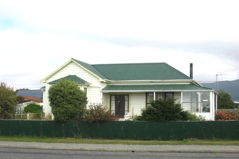 Photo of property in 17 Exeter Street, Waimate, 7924