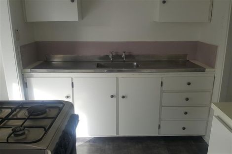 Photo of property in 59 Morley Street, New Plymouth, 4310