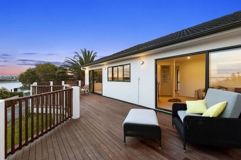 Photo of property in 44 Bannings Way, Hobsonville, Auckland, 0618