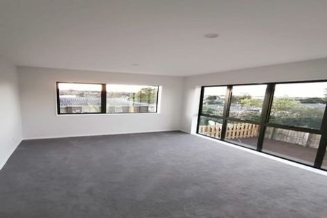 Photo of property in 117a Henderson Valley Road, Henderson, Auckland, 0612