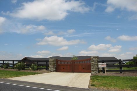 Photo of property in 305 Old North Road, Kumeu, 0892