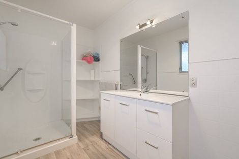 Photo of property in 2 Knox Place, Greerton, Tauranga, 3112