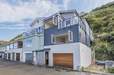 Photo of property in 441 The Esplanade, Island Bay, Wellington, 6023