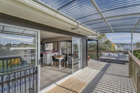 Photo of property in 12 Hardy Place, Cooks Beach, Whitianga, 3591