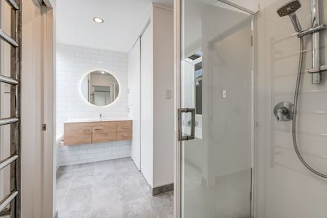 Photo of property in 2/20 Tawavale Crescent, Totara Vale, Auckland, 0629