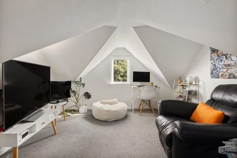 Photo of property in 18 Porritt Avenue, Mount Victoria, Wellington, 6011