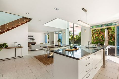 Photo of property in 7 Rangi Avenue, Schnapper Rock, Auckland, 0632