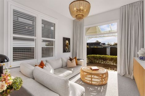 Photo of property in 52 Office Road, Merivale, Christchurch, 8014