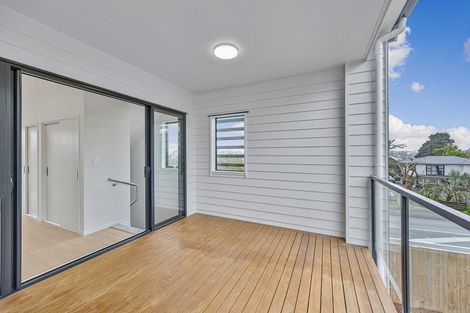 Photo of property in 5/163 Edmonton Road, Te Atatu South, Auckland, 0610