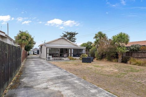 Photo of property in 261 Estuary Road, South New Brighton, Christchurch, 8062