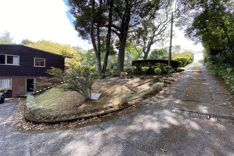 Photo of property in 69 Pupuke Road, Birkenhead, Auckland, 0627