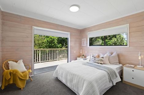 Photo of property in 4 Puriri Avenue, Leigh, 0985