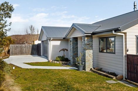 Photo of property in 13 Missy Crescent, Mount Pisa, Cromwell, 9383