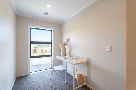 Photo of property in 62 Farnworth Terrace, Glenside, Wellington, 6037