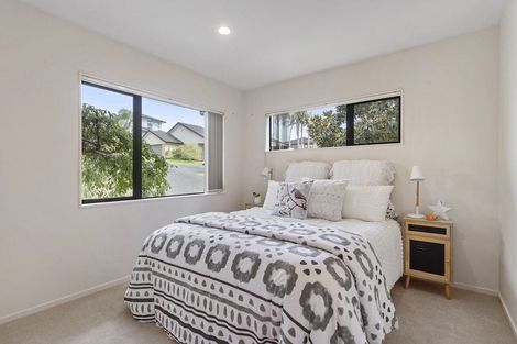 Photo of property in 59 Grovenor Drive, Orewa, 0931