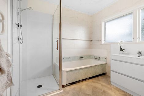 Photo of property in 10 Renwick Street, Papakura, 2110