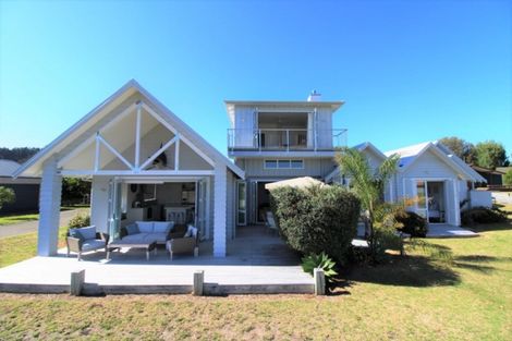 Photo of property in 125 Waimaire Avenue, Matarangi, Whitianga, 3592