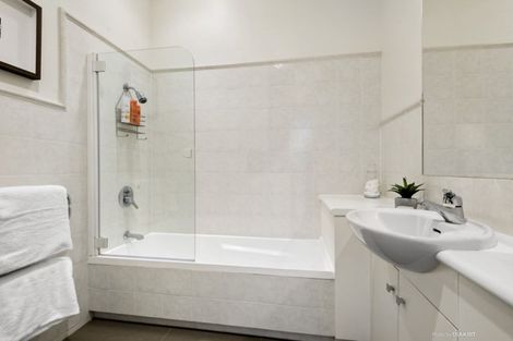 Photo of property in 4/28 Hobson Street, Thorndon, Wellington, 6011