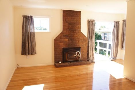 Photo of property in 24 Waipani Road, Te Atatu Peninsula, Auckland, 0610