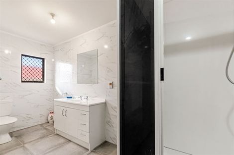 Photo of property in 31 Petrel Place, Massey, Auckland, 0614